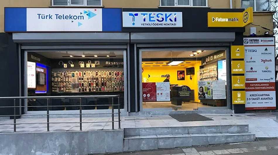 Özel Üretim Mobilya mı, Hazır Mobilya mı? Mağazalar İçin Karşılaştırma